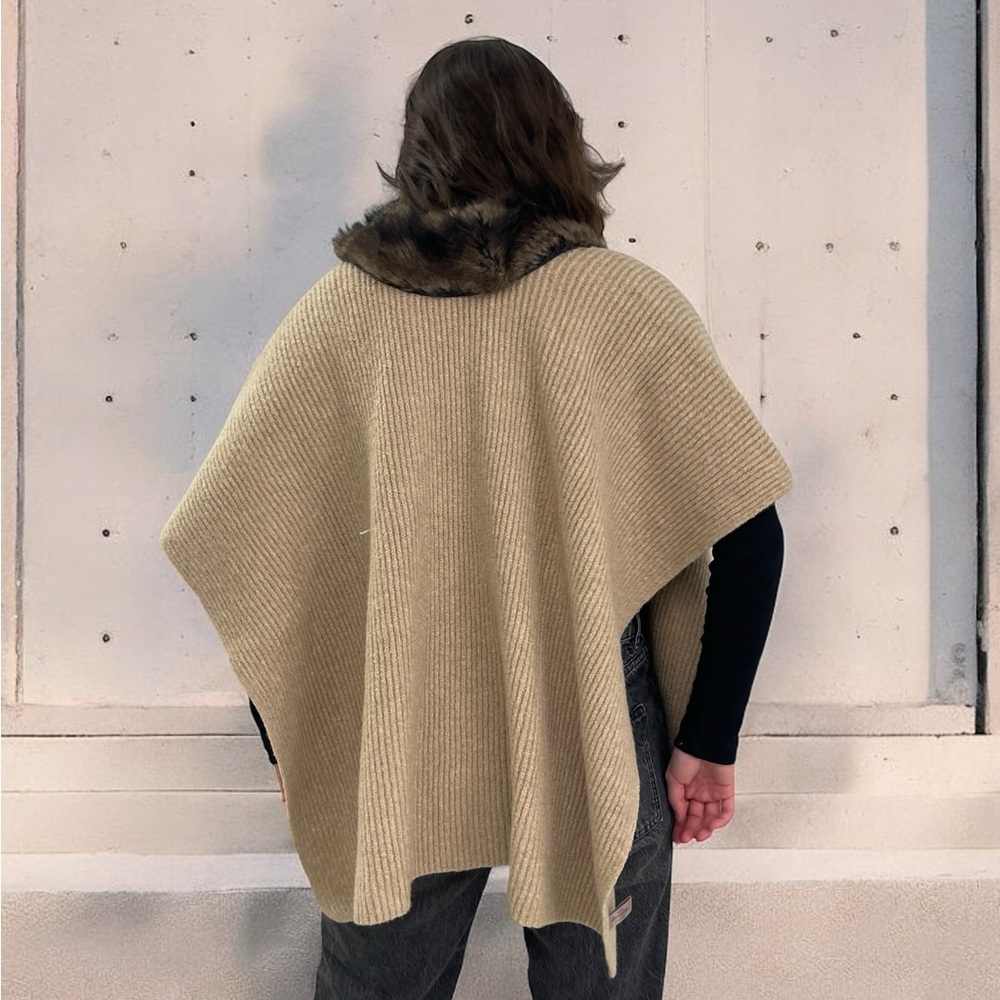 Chic Tan Knit Wrap with Faux Fur Trim NWT - Picture 8 of 8